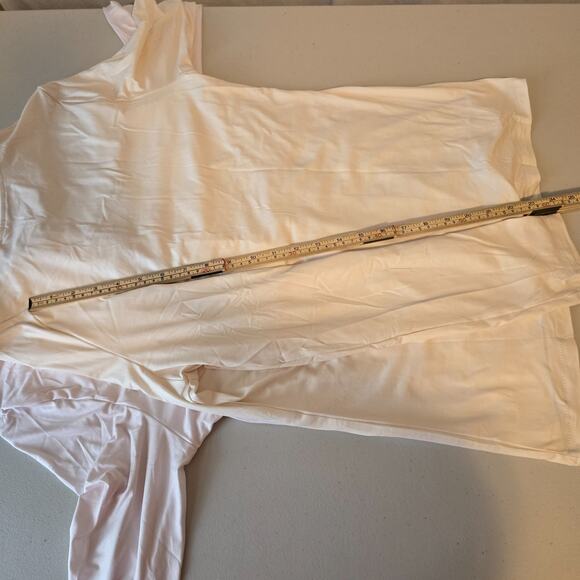 2 Unbranded Long Sleeve Tees Women's M Cream / Pink Half Button NWOT - Picture 12 of 16